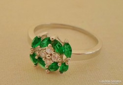 Gyönyörű smaragdköves ezüstgyűrű