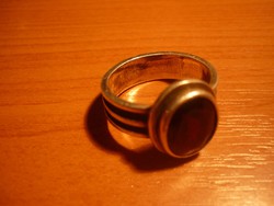 Antik ezüst gyűrű vörös kővel....