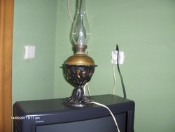 Antik petroleumlámpa átalakítva villanyra