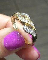14 karátos köves arany gyűrű, a végtelen szimbólumával