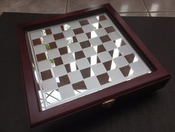 Fa dobozos üveg sakk