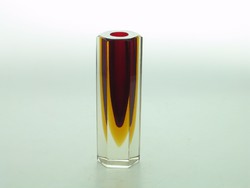 Sommerso technikával készült piros és sárga muránói váza