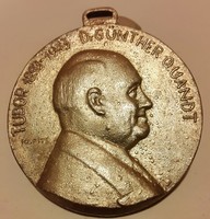 Kopits János 1872.09.10-1944.09.21.Tudor 1893-1943 Dr Günther Quandt, bronz emlékérem ,mérete:46mm