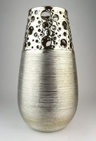 0O281 Ezüst színű művészi kerámia váza 32.5 cm