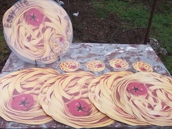 Pizza-reggeliző tányér-italalátét-,  PVC, műanyag tasakban 2x4 db, vagy bontva is