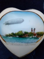 Az első Zeppelin próbarepülése a Boden tó felett-1900 jul,2 -Friedrichshafen souvenir kézzel festett