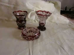 3 db Csiszolt üvegtárgy -  vázák és hamutál