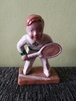 Izsépy Margit kerámia teniszező fiú