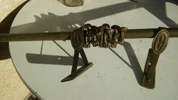 Antik réz karnis függönytartó rúd fali karral csipeszekkel - 138cm