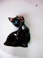 Ásító fekete cica zsűrizett kerámia