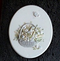 Egy kosár virág, kisplasztika gránit alapon, 16,5 x 14 cm, a német Heine studio munkája