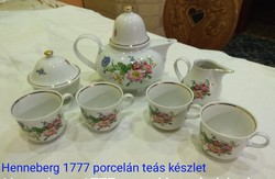 Henneberg 1777 porcelán virágmintás teás készlet, hiányos