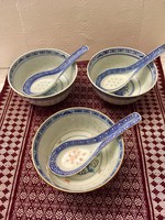 Gyönyörű festésű kínai rizsestálkák kanállal - 3db