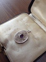 Régi ezüst fényképtartós medál lila kővel