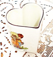 Sarah Kay dekorral díszített szív alakú kőporcelán edényke, tolltartó