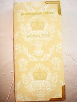 Elegáns angol címjegyzék, telefonregiszter (II. Erzsébet Királynő által engedélyezett)