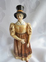 Német porcelán kalapos hölgy figura