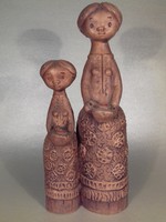 Gyűjteményből  Kovács Mária KM szignóval jelzett páros kerámia szobor anyák napjára is