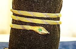 Antik, kígyó formájú, 14k arany karkötő, smaragd és gyémánt díszítéssel