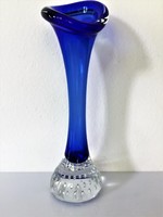 Buborékos talpú Muránói egyszálas dizájn üveg váza 21,5 cm