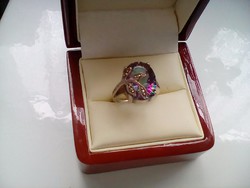 Fenséges szivárvány topáz köves ezüst gyűrű markazittal