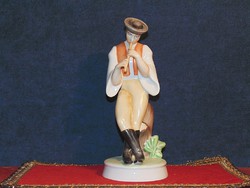 Zsolnay furulyázó juhász álló szobor