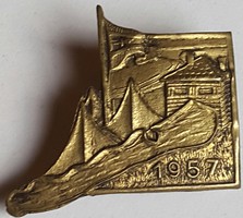 BALATON  1957 bronz  turista jelvény mérete :25mmX30mm