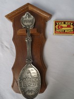 Metal - large - 1996. Numbered pewter spoon, with hardwood holder, 23 x 12 cm