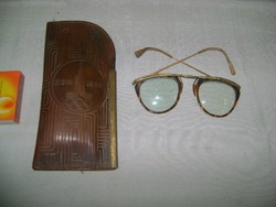 ""Moszkva 1980" bőr szemüvegtok szemüveggel - olimpiai relikvia