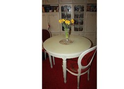 Chippendale kerek étkező asztal (nyítható ) 3 db székkel