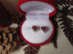 Karácsonyra: Valódi, vörös RUBIN szív csiszolás -  925 ezüst fülbevaló