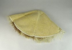 0T689 old white felt hat