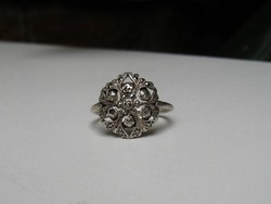 Virág alakú ezüst gyűrű markazit kövekkel 