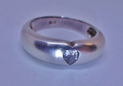 Szép régi ezüst gyűrű szív alakú kővel