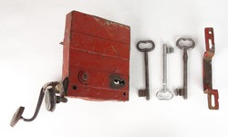 0U211 Antik kovácsoltvas pincezár + kulcs