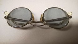 Régi kerek szódásüveg szemüveg