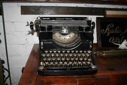 Diplomat írógép eladó