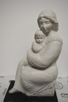 Kiss Lenke: Anya gyermekével szobra