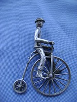 Ezüst VELOCIPED-en bicikliző nemes ember, nagyon ritka