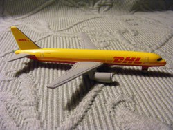DHL fém repülőgép