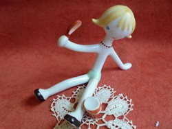 Nagyon ritka aquincumi porcelán homokozó kislány figura