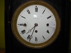 1860 körüli negyedütős biedermeier asztali óra alkalmi áron.
