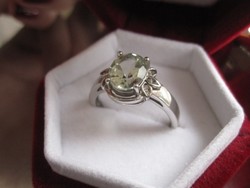Csillogó zöld ametiszt, szolíd, leveles 925 ezüst gyűrű - 1,8 cm belül