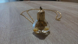  KIÁRUSÍTÁS!Aranyozott díszítésű parfümös medálion aranyozott láncon