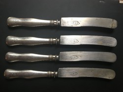 4 db ezüstnyelű kés