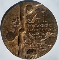Kalmár Márton szobrász művész II.Sportakrobatika Europa-Bajnokság Szeged 1979 sportérem mérete:10cm