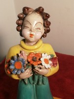 Rahmer kerámia figura, virágos lány