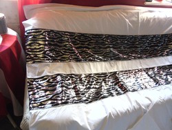Álomszép Marks & Spencer zebra mintás flitteres ágynemű szett 