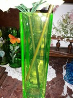 Vastag uránzöld váza