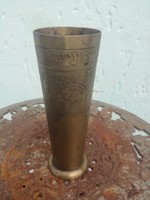 Judaika jelenetes pohár réz lövedék hüvelyből.